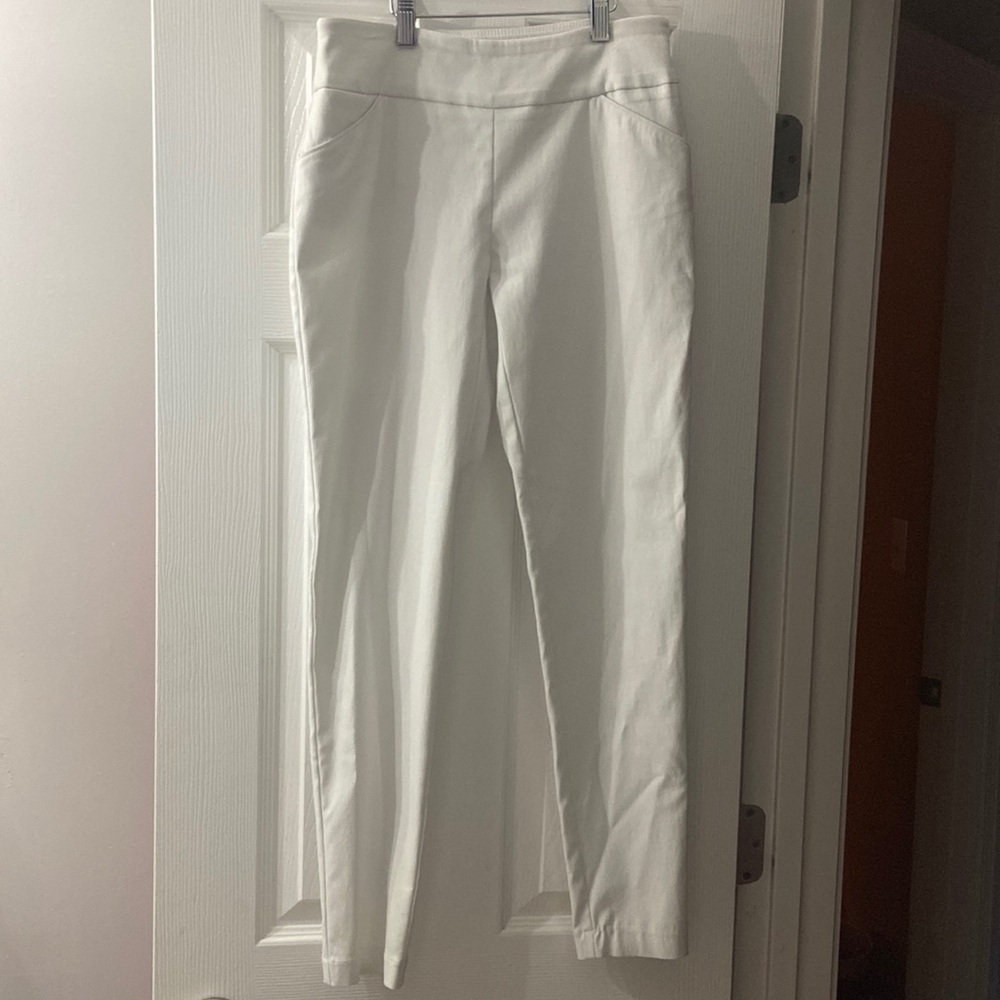 white skinny ankle pants by Versona